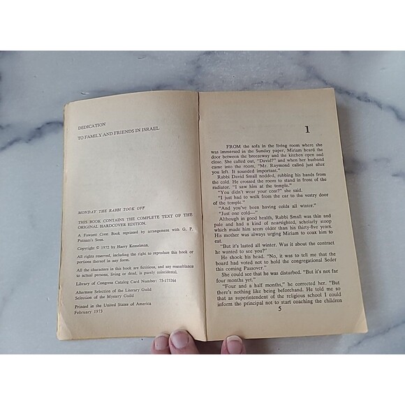Monday The Rabbi Took Off By Harry Kemelman Paperback - Picture 4 of 10
